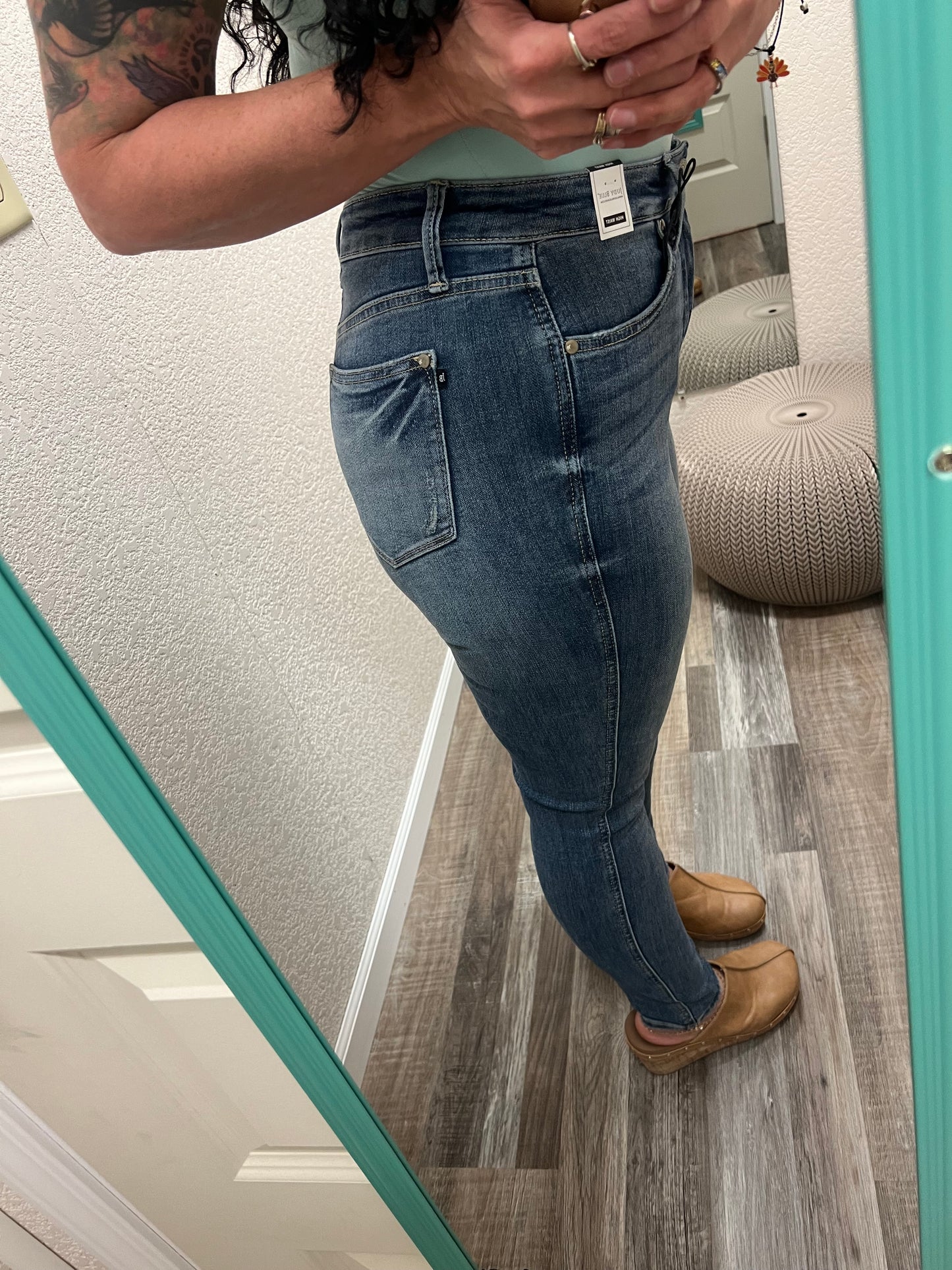 Allie - Judy Blue- HW Tummy Control Contrast Wash Skinny Jean