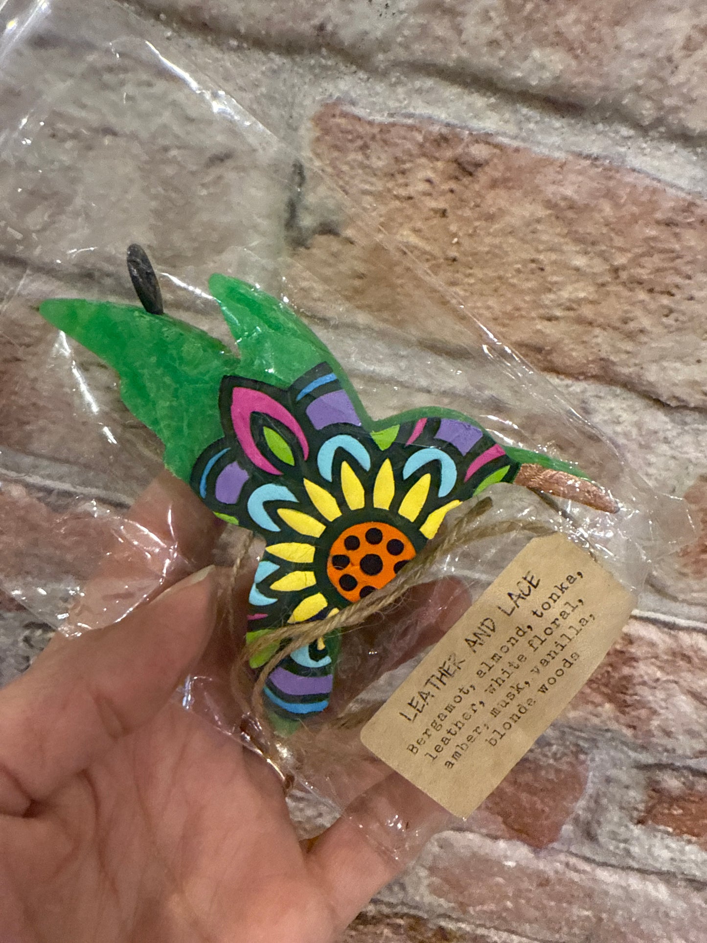 Hummingbird Freshie - Leather & Lace Scent