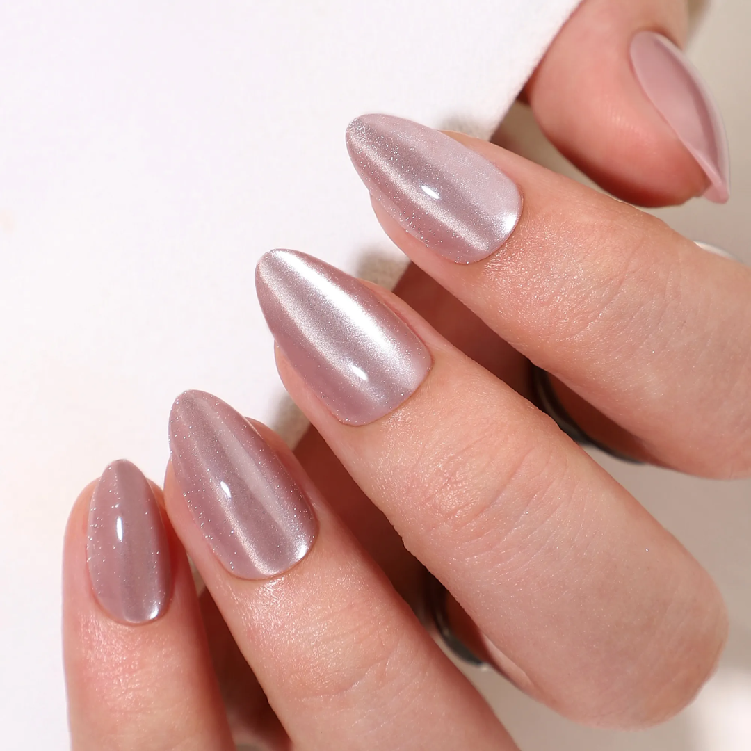 Cat Eye | Neutral Shiny Short Almond Press-On Nails Set