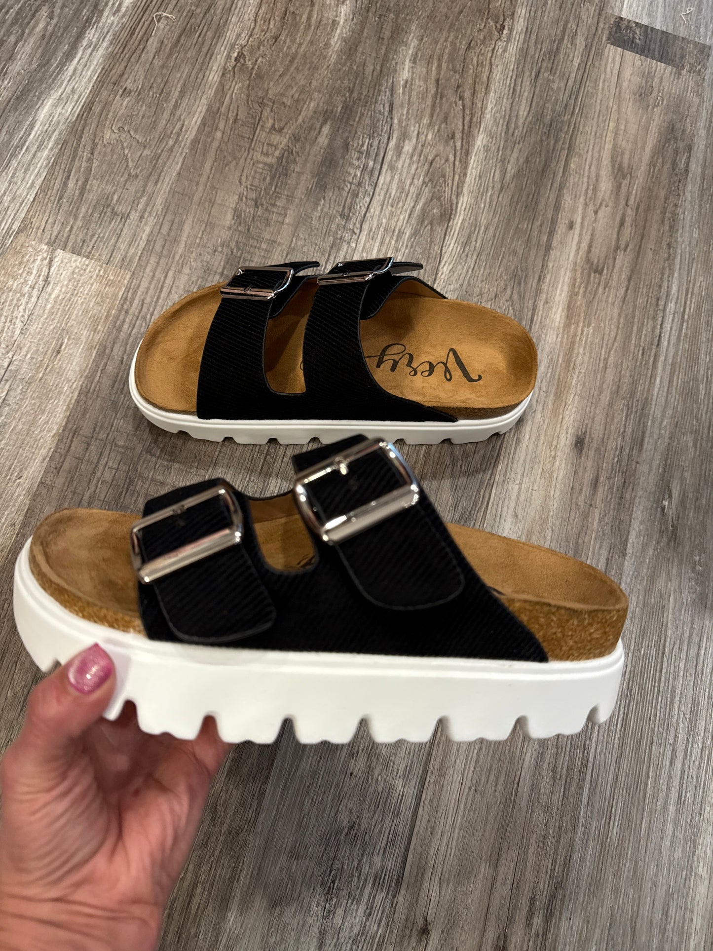 Jazmin Sandals By Very G