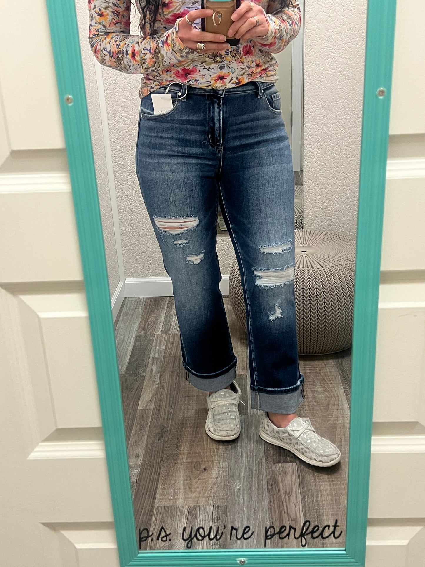 Carmen Midrise Distressed cuffed Ankle Straight Risen Jeans