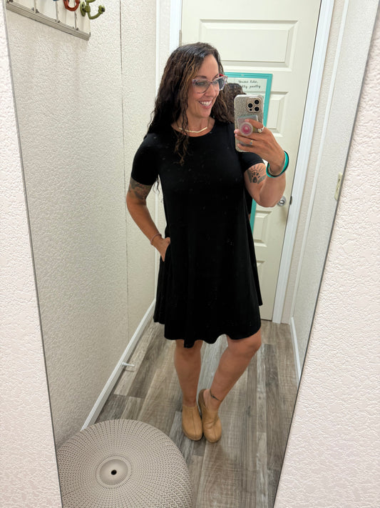 Liz Little Black Short Sleeve Dress With Pockets