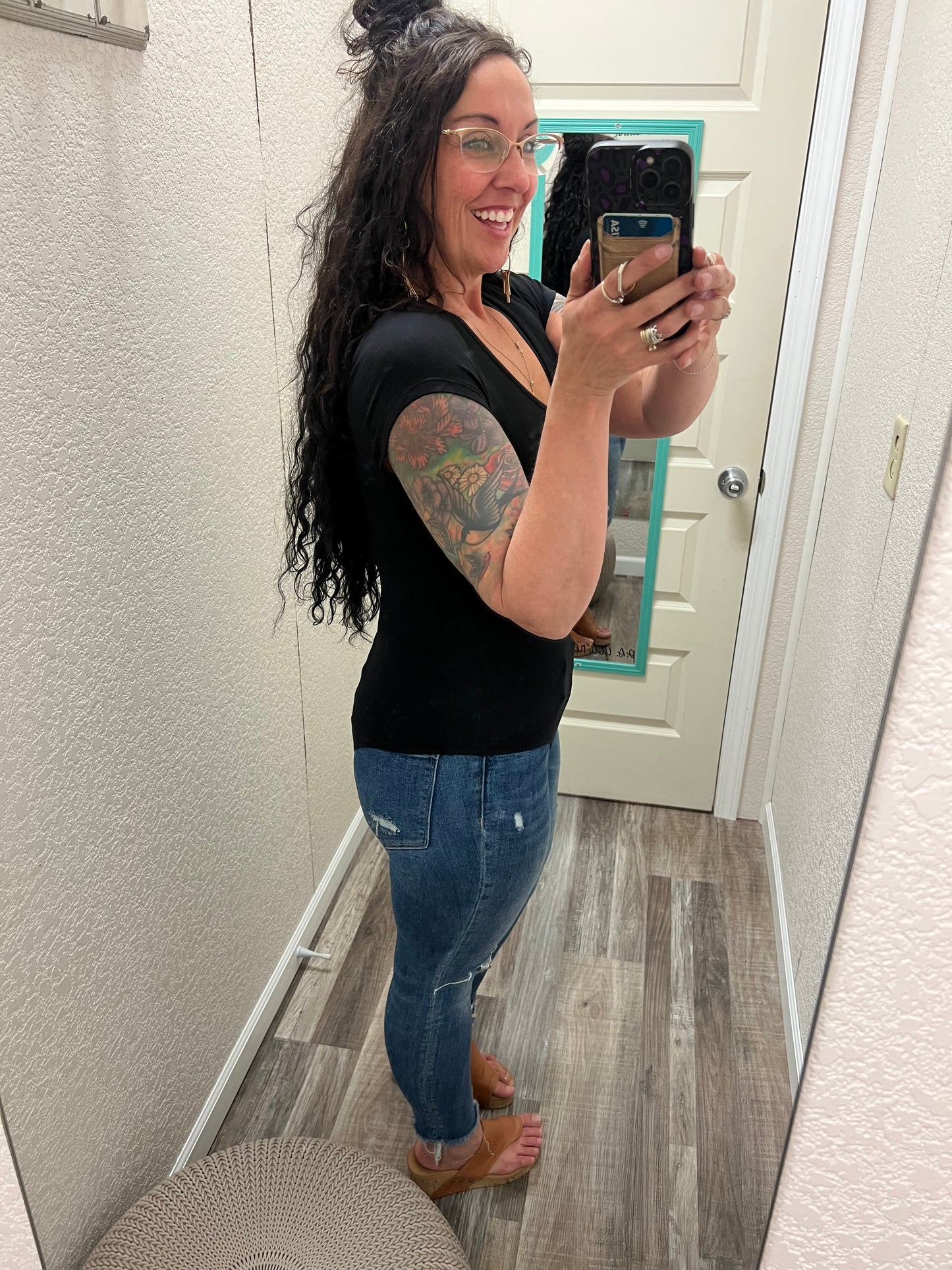 Linda - Short Sleeve Scoop Neck Bodysuit