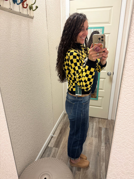 Iowa Checkerboard Cropped Crewneck Sweater: BLACKYELLOW