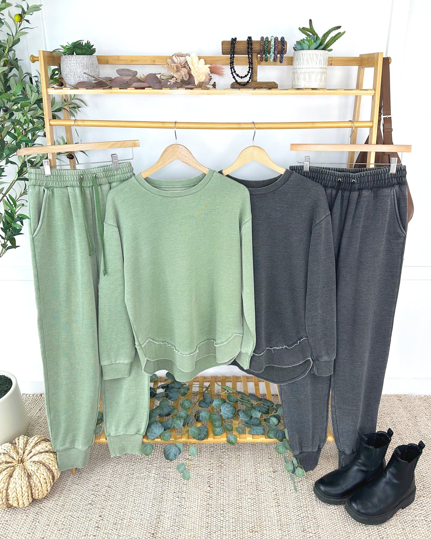 MARKET EXCLUSIVE Vintage Wash Pullover - Olive