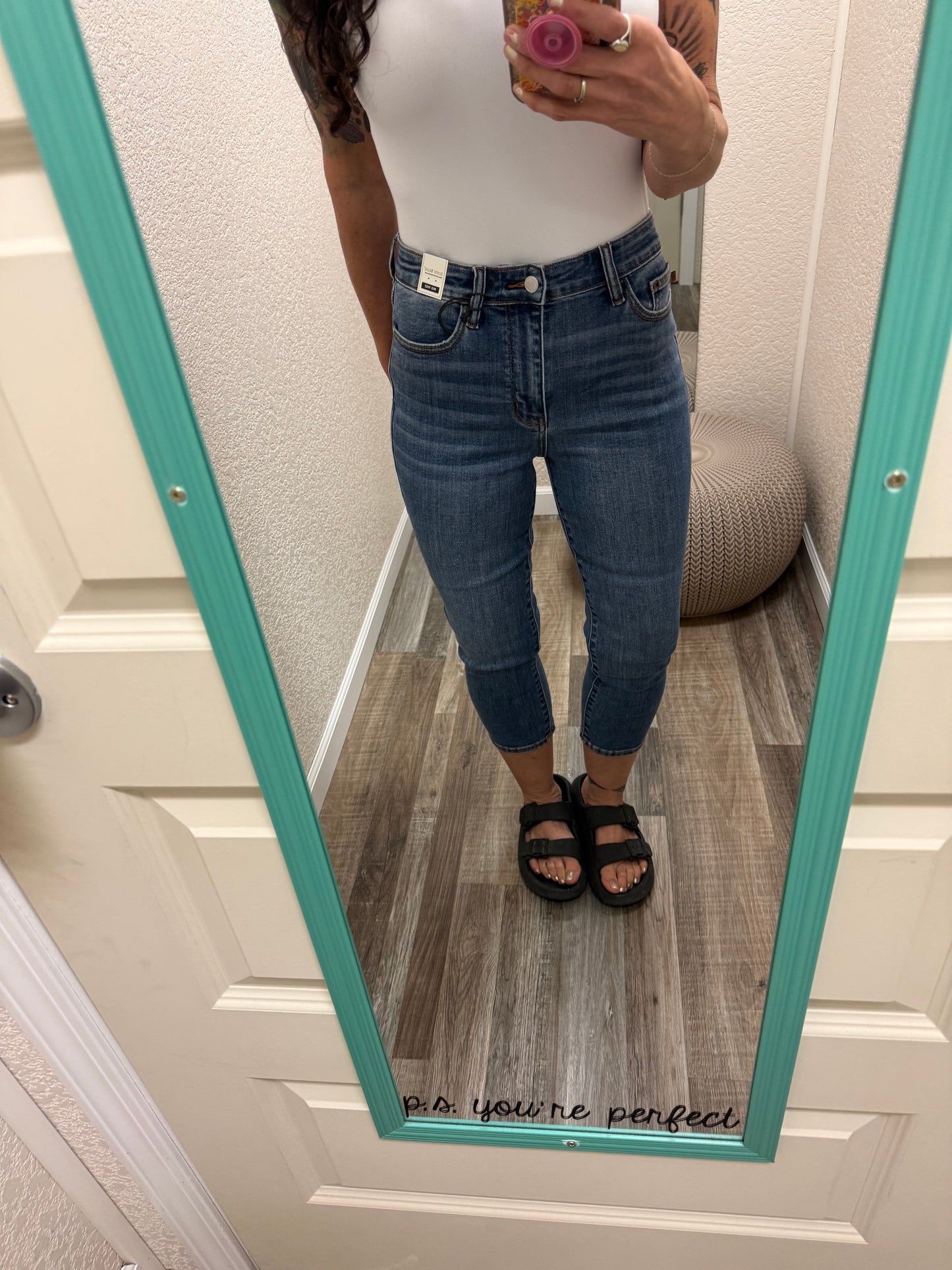 Old Faithful Judy Blue Mid Rise Capri