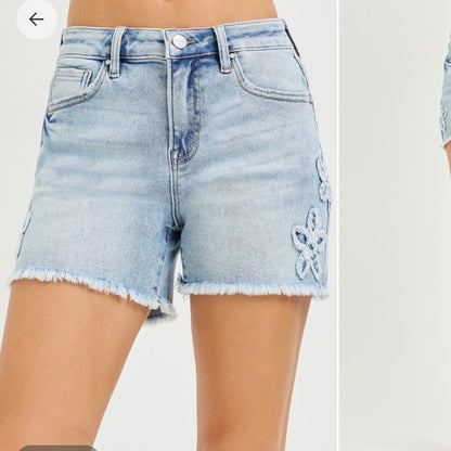 Flower Power FLOWER PATCHED HIGH RISE SHORTS SHORTS - Risen