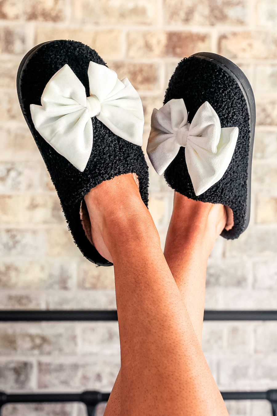 Cozy Bow Slippers- Black/White