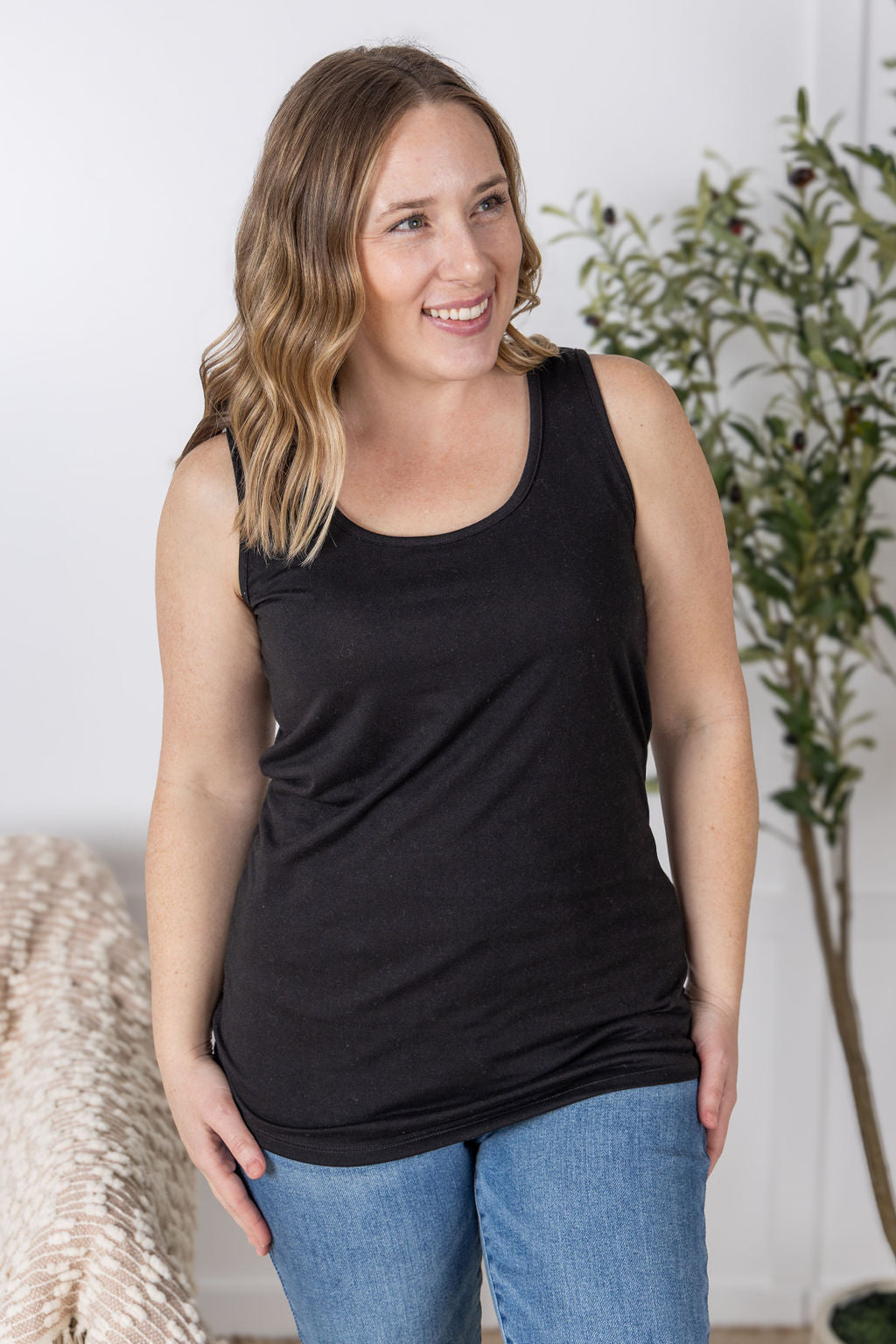 IN STOCK Luxe Crew Tank - Black