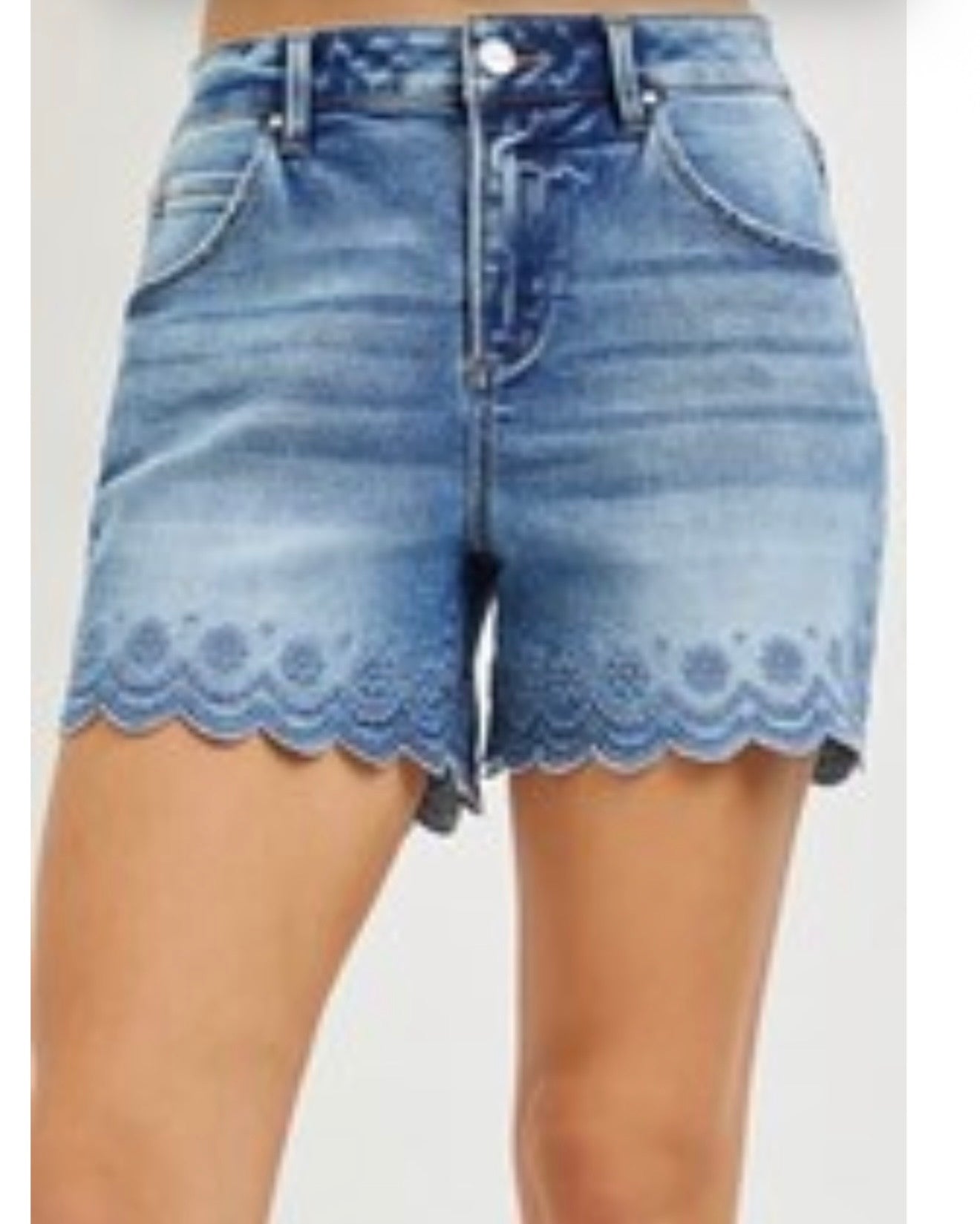Skylar SCALLOP HEM HIGH RISE Risen SHORTS