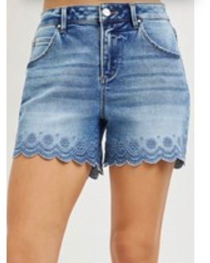 Skylar SCALLOP HEM HIGH RISE Risen SHORTS