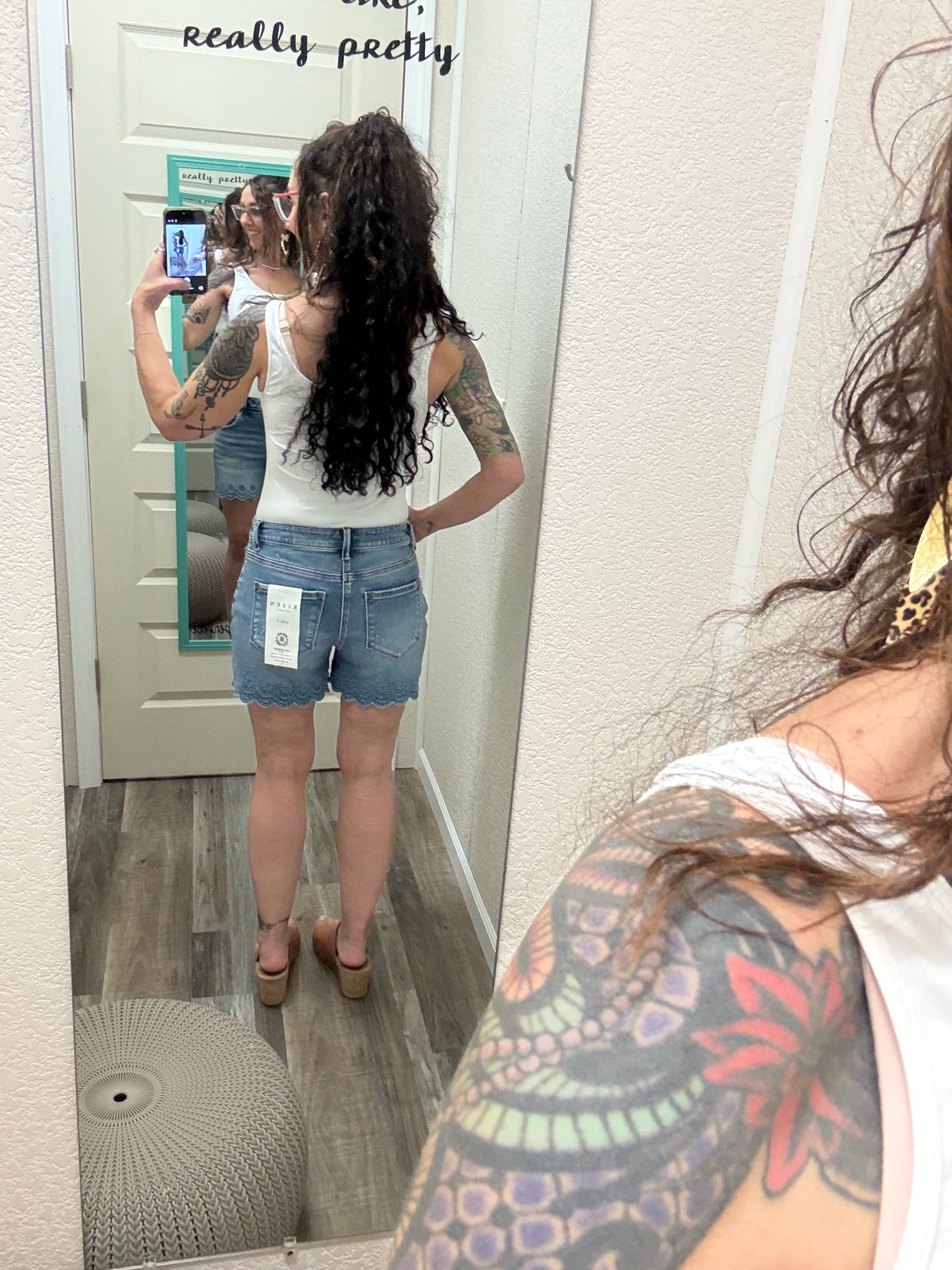 Skylar SCALLOP HEM HIGH RISE Risen SHORTS