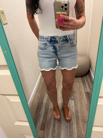 Kim Floral Scalloped Hem Mid Rise Risen Shorts