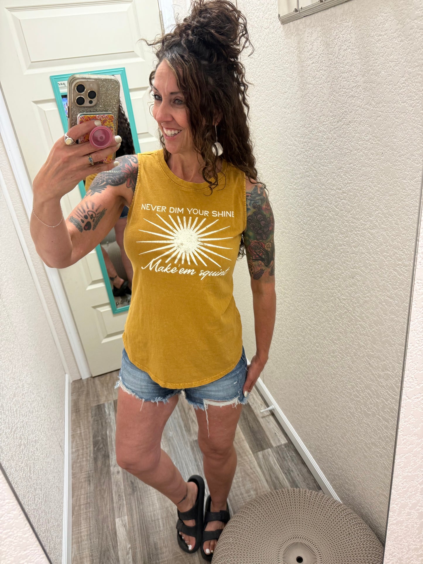 NEVER DIM YOUR SHINE GRAPHIC TANK TOP: Mineral Mustard