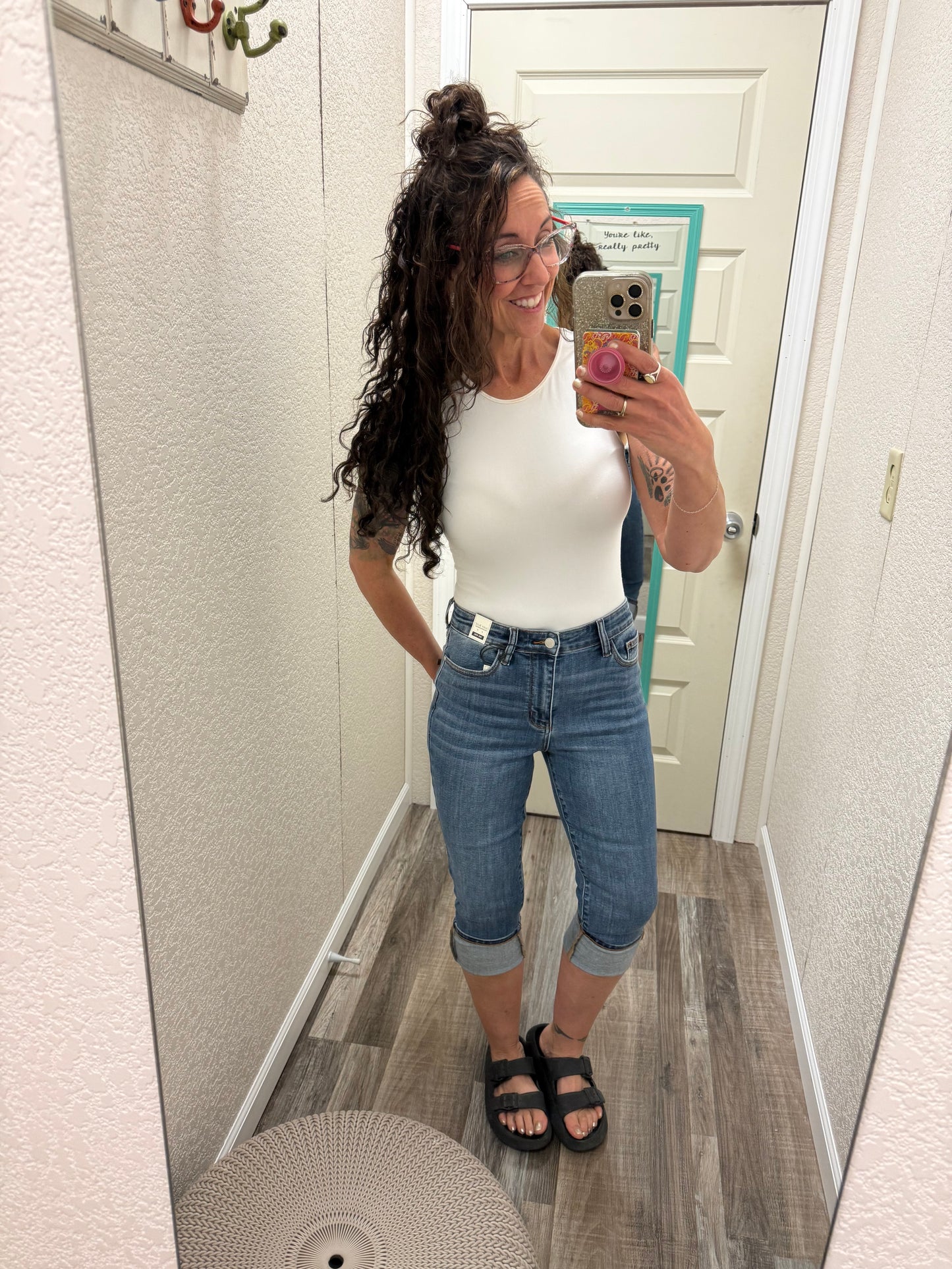 Old Faithful Judy Blue Mid Rise Capri