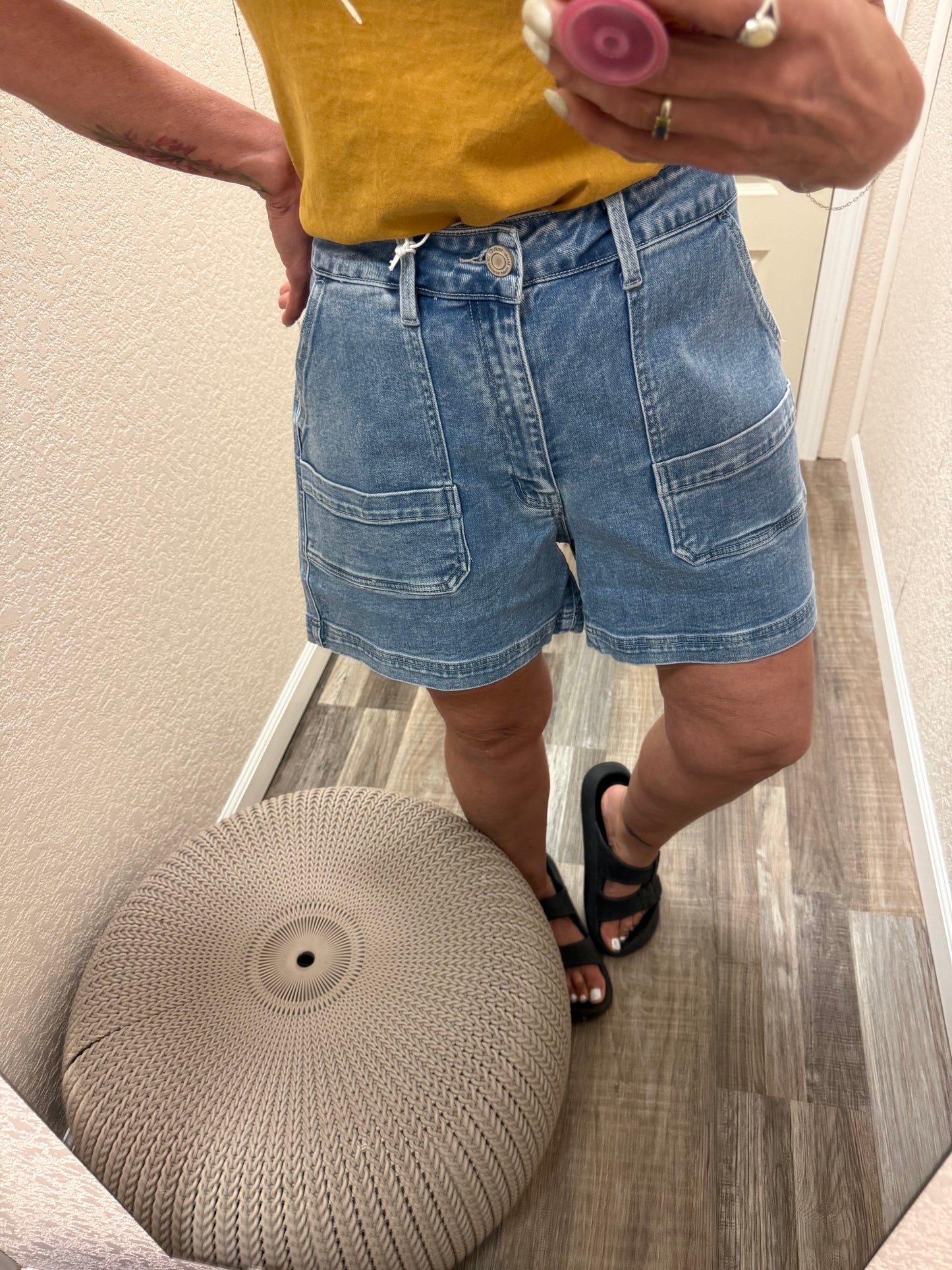 Flair Super High Rise Utility Pocket Vervet Shorts