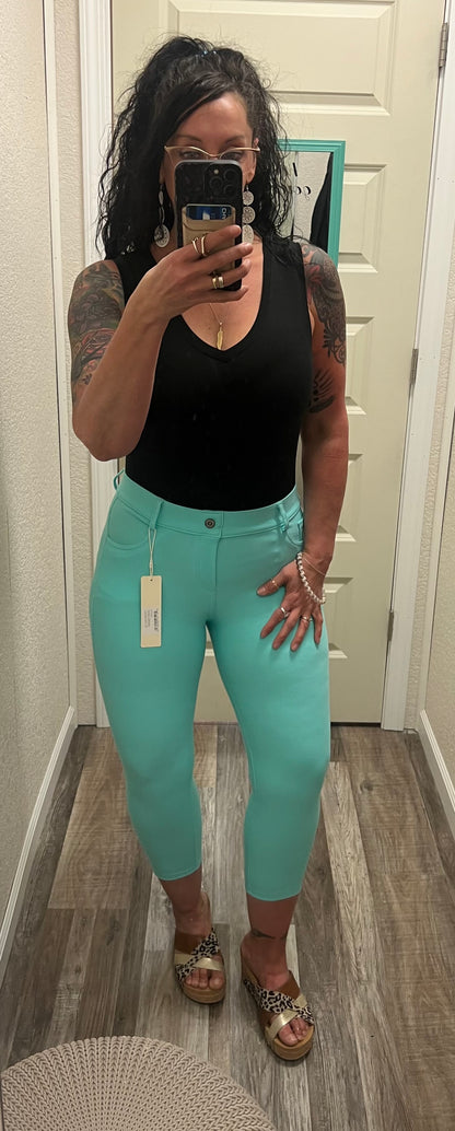 Coraline - Turquoise - Capri Jeggings