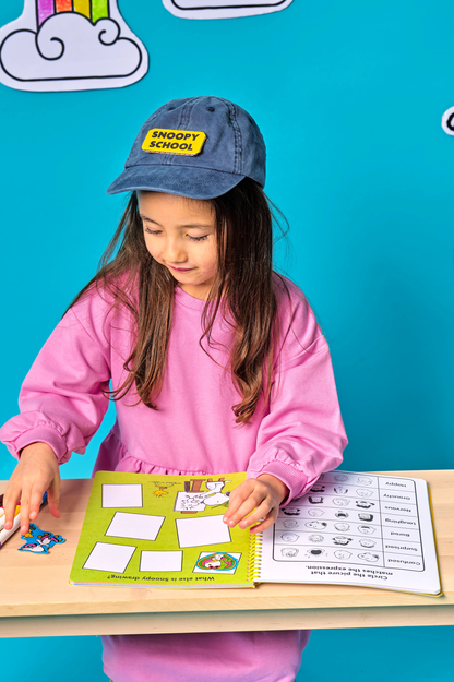 Peanuts Activity Travel Kit & 4 Double-Ended Markers