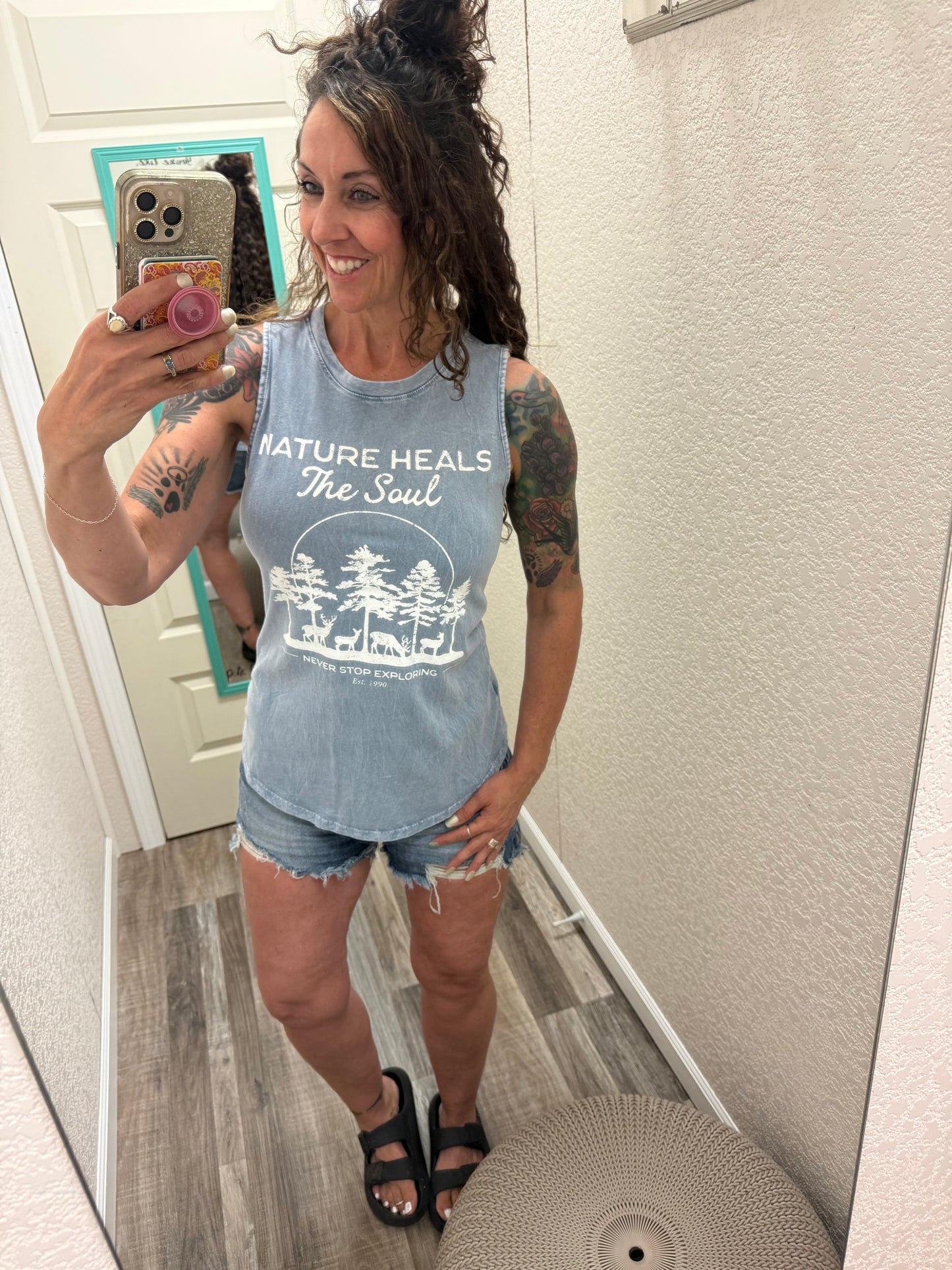 NATURE HEALS THE SOUL MINERAL GRAPHIC TANK TOP: MINERAL VINTAGE BLUE