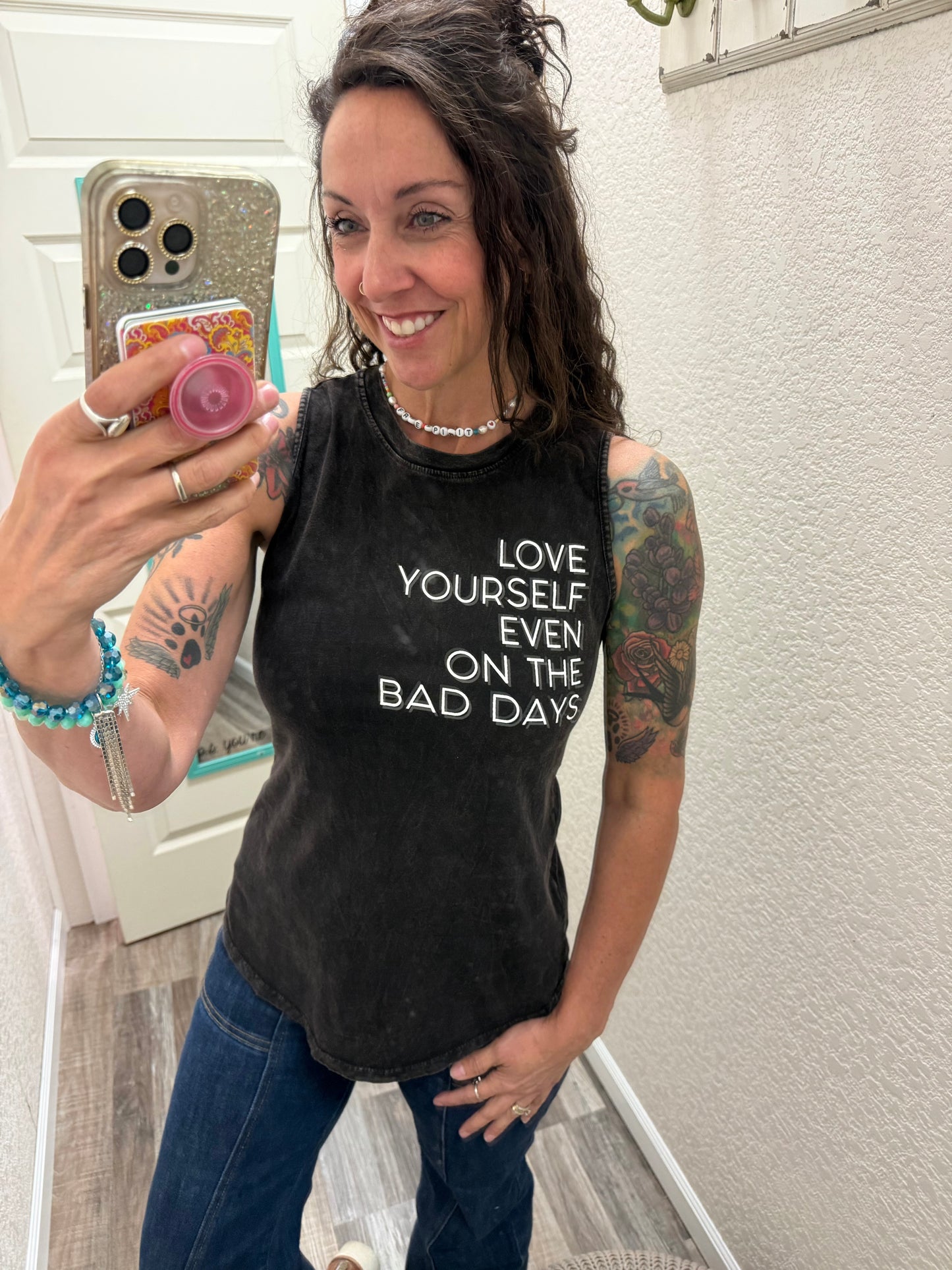 LOVE YOURSELF MINERAL GRAPHIC TANK TOP: Mineral Black