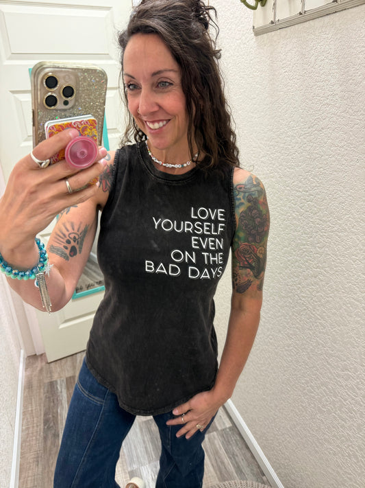 LOVE YOURSELF MINERAL GRAPHIC TANK TOP: Mineral Black