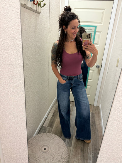 Low-Down LOW-RISE WIDE LOOSE FIT Mica Jeans