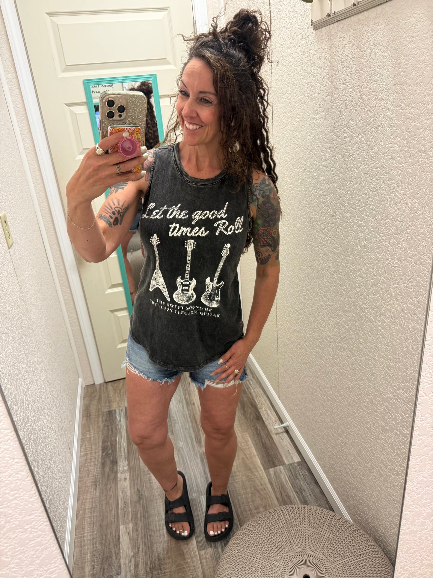 LET THE GOOD TIMES TO ROLL GUITAR MINERAL GRAPHIC TANK TOP: Mineral Black