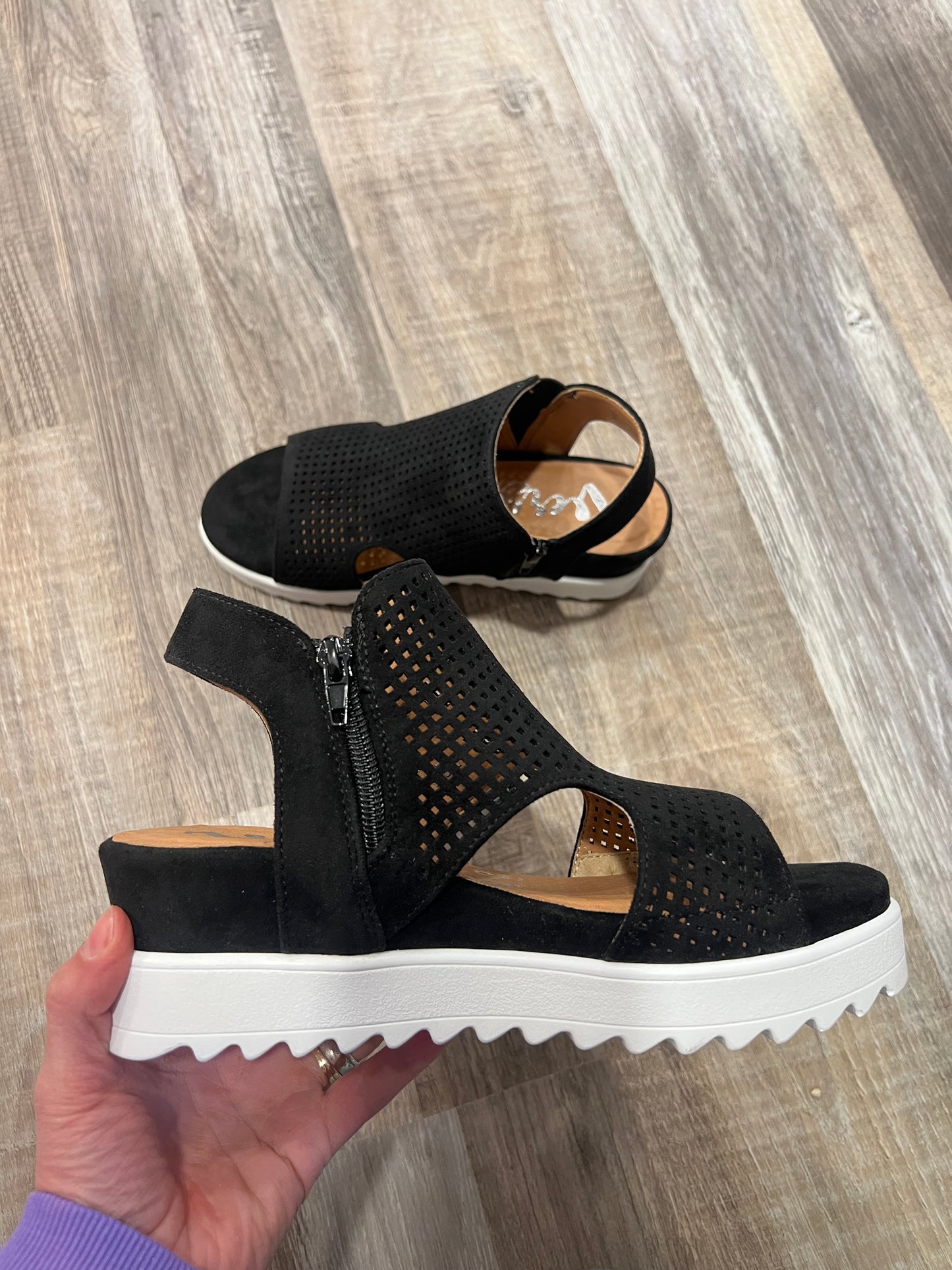 Black Amy Sandal