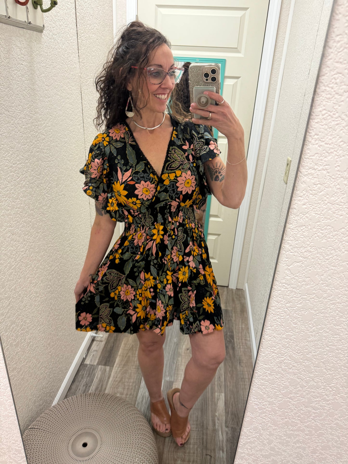 Victoria V NECK RUFFLE SLEEVES FLORAL PRINT ELASTIC WAIST