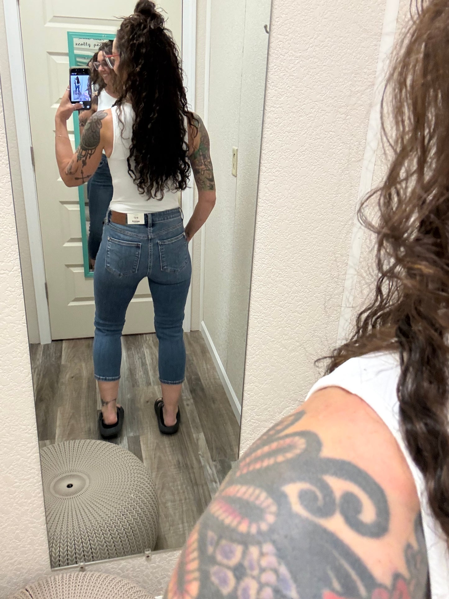 Old Faithful Judy Blue Mid Rise Capri
