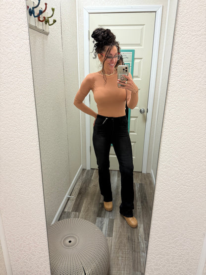 Back In Black Bootcut High Rise Lovervet Jeans