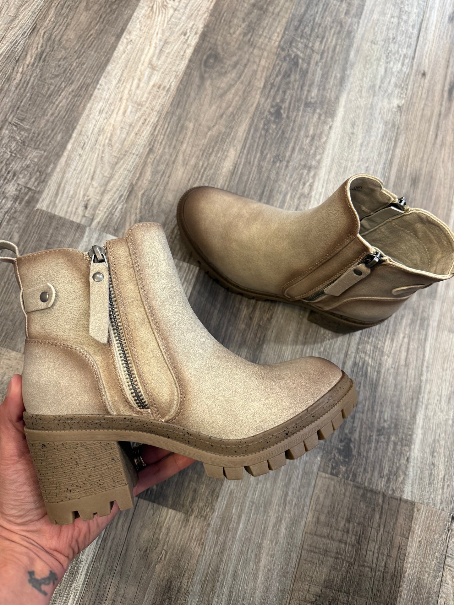Maeve Beige Boots By Very G