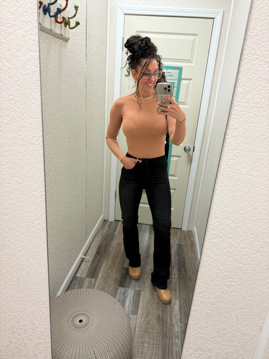 Back In Black Bootcut High Rise Lovervet Jeans