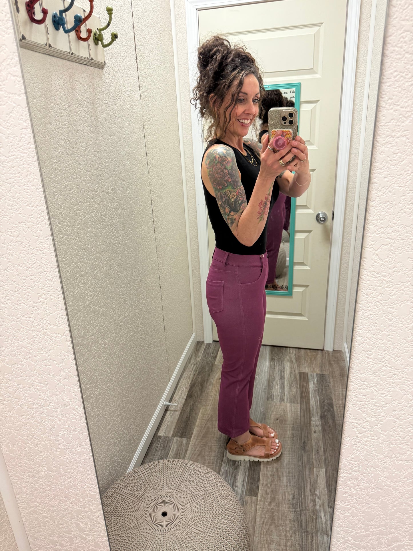 The Classic Straight Leg Crop Capri Pants