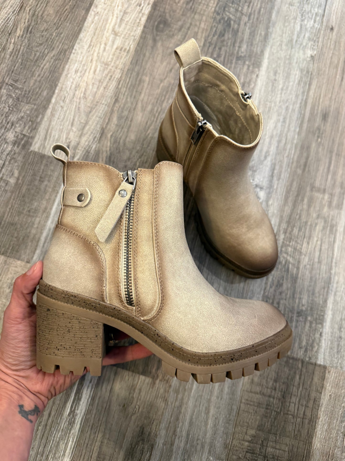 Maeve Beige Boots By Very G
