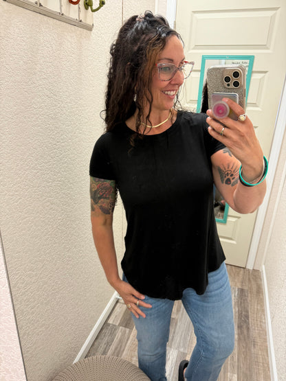 Amber - The Bestie Tee