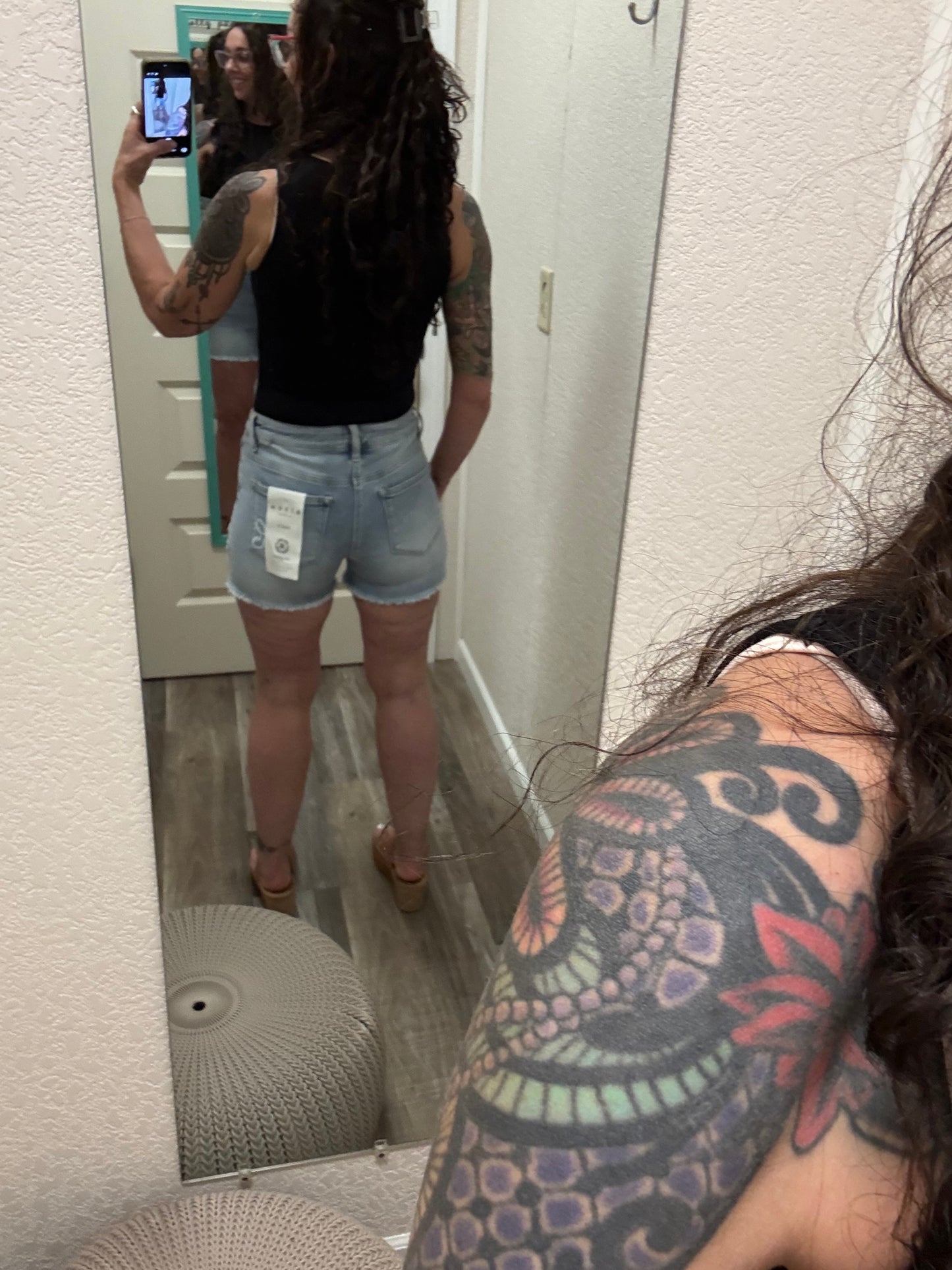 Flower Power FLOWER PATCHED HIGH RISE SHORTS SHORTS - Risen