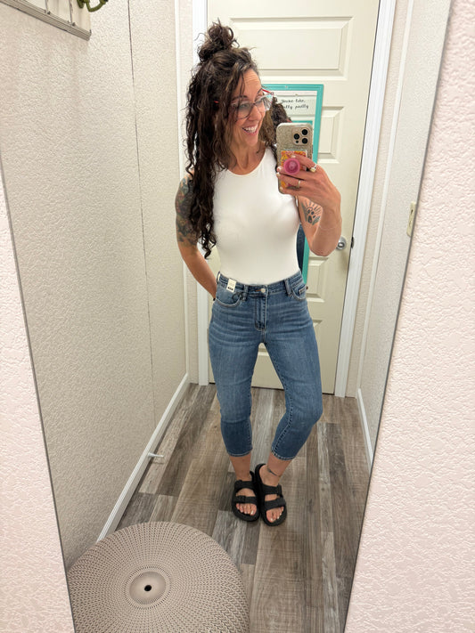 Old Faithful Judy Blue Mid Rise Capri