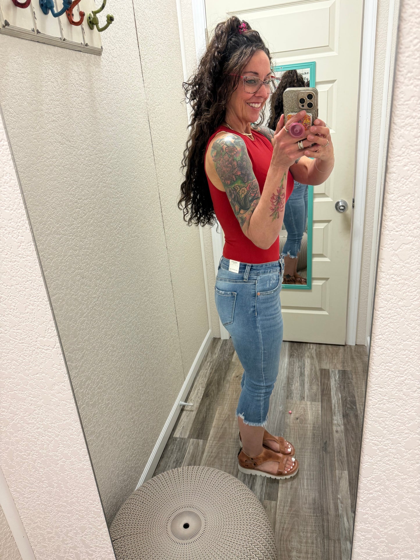 LisaAnn Mid Rise Button Fly Capri JEANS