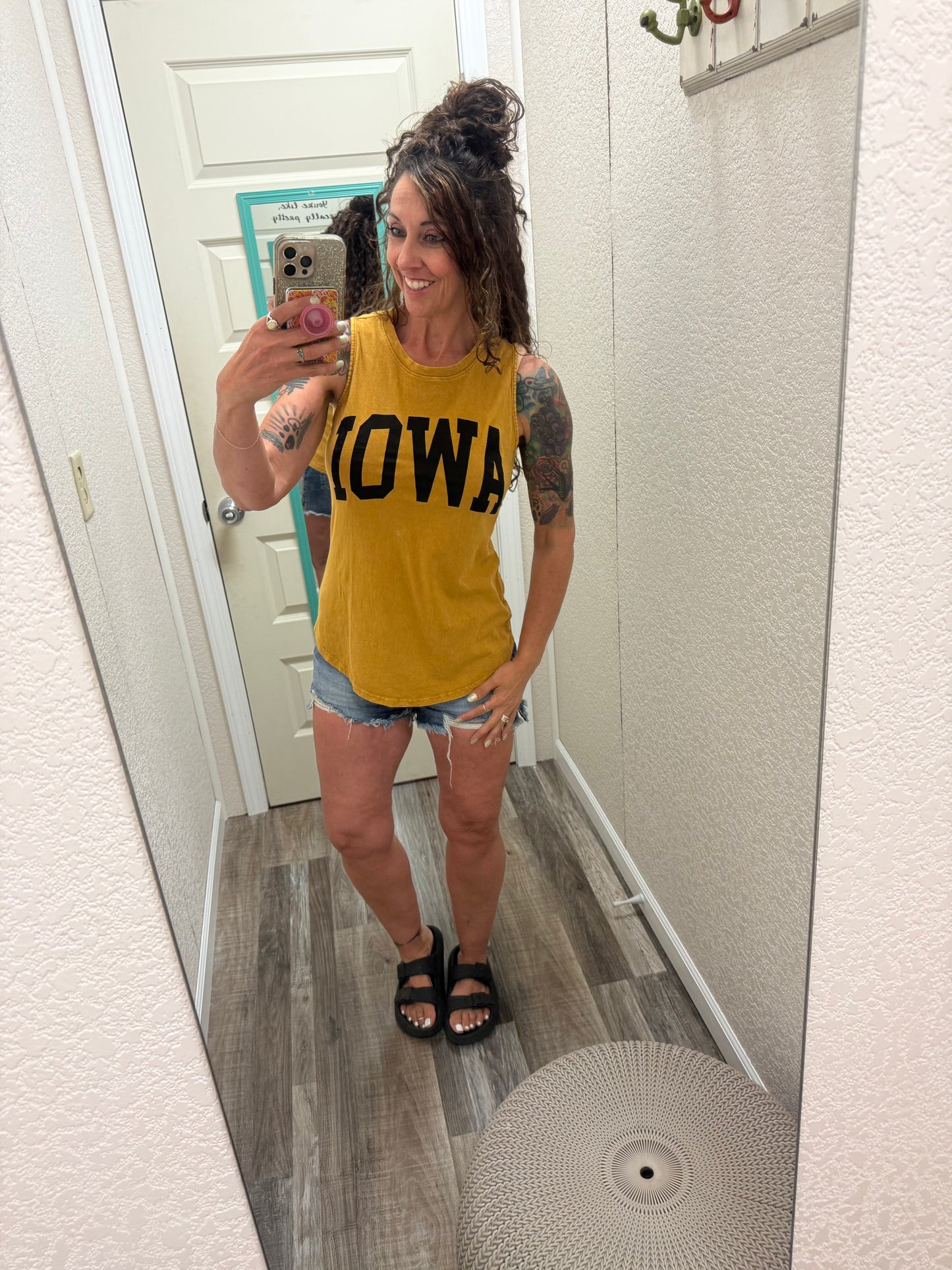 IOWA MINERAL GRAPHIC TANK TOP: Mineral Mustard