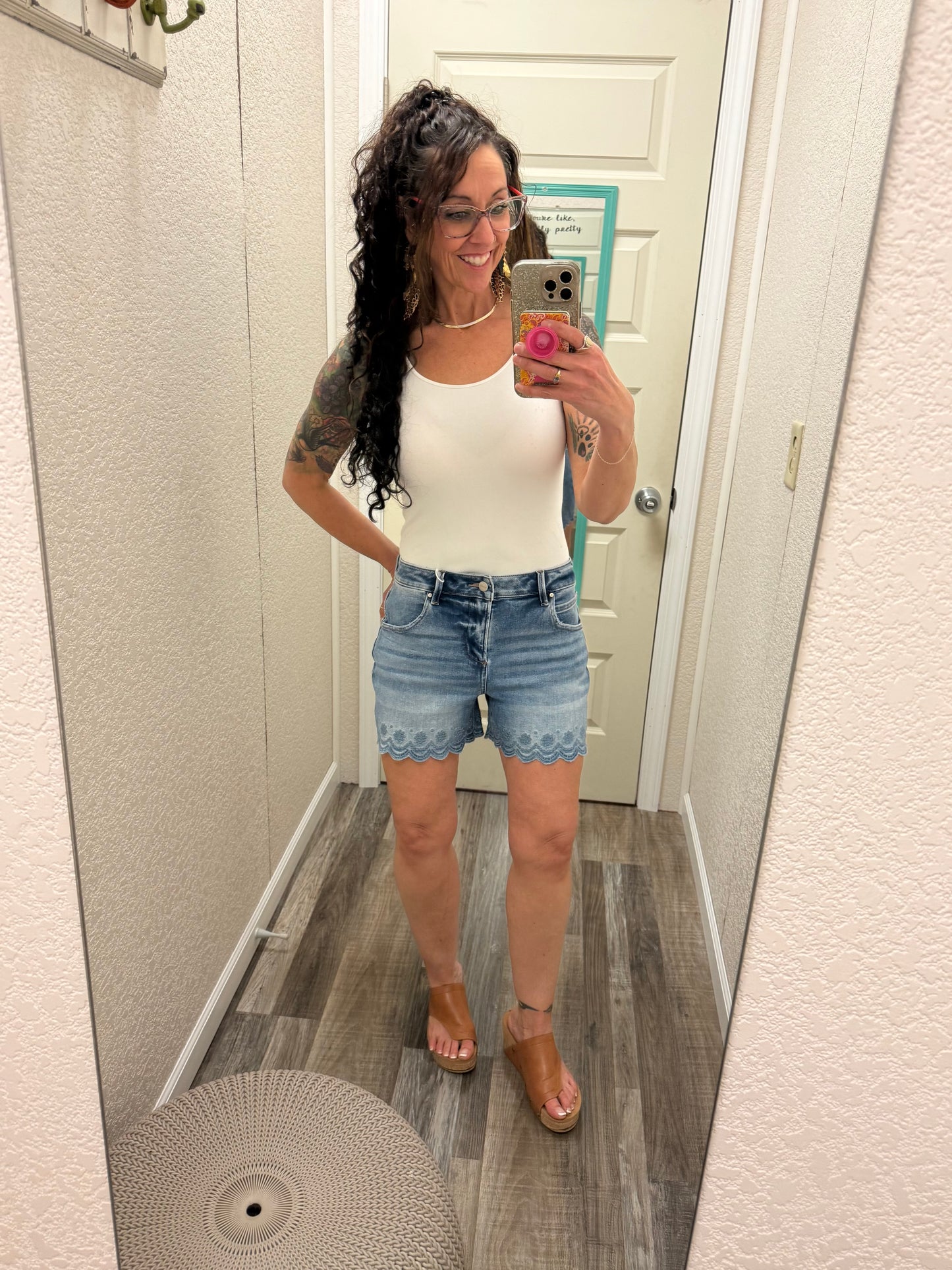 Skylar SCALLOP HEM HIGH RISE Risen SHORTS