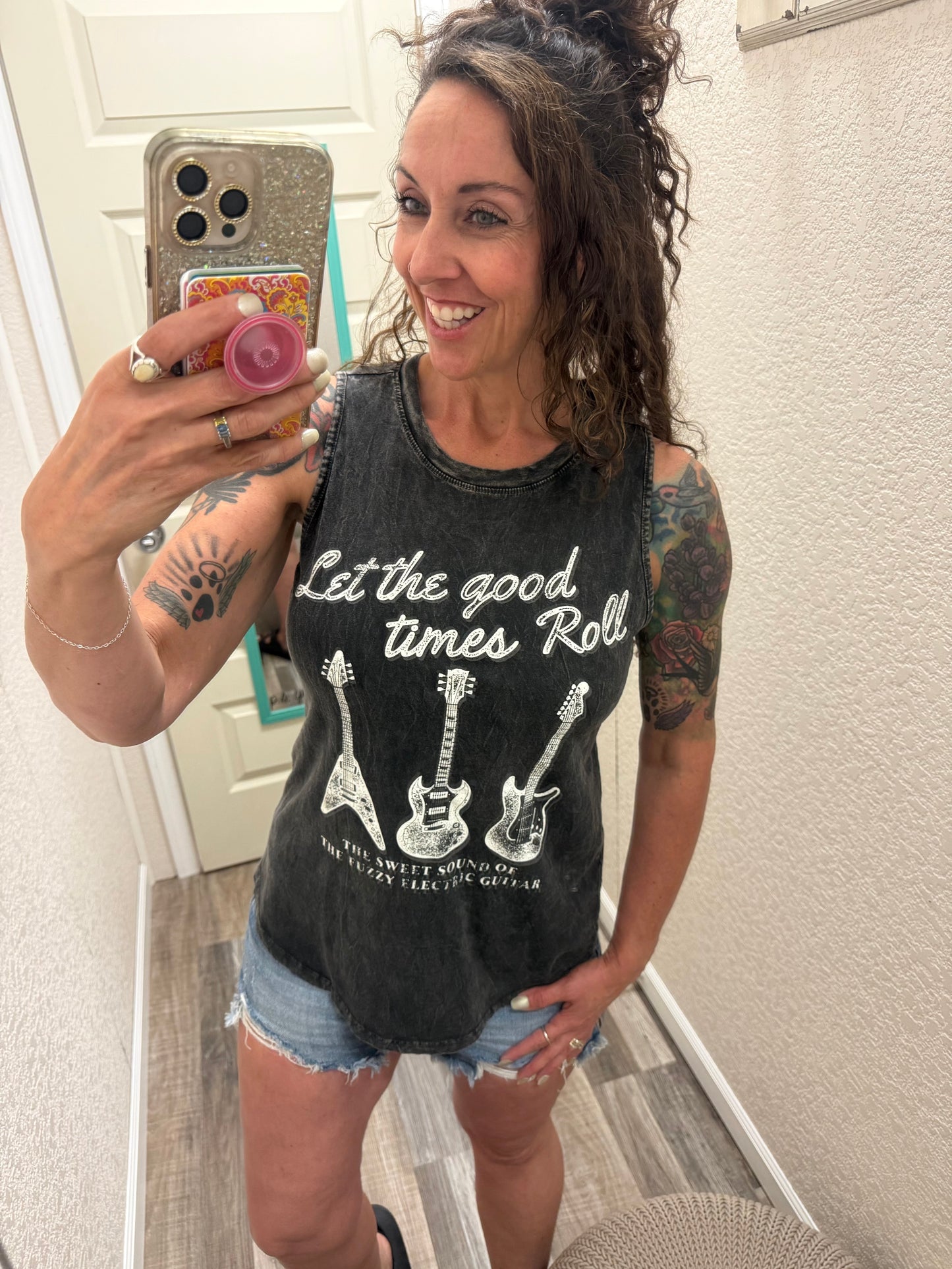 LET THE GOOD TIMES TO ROLL GUITAR MINERAL GRAPHIC TANK TOP: Mineral Black