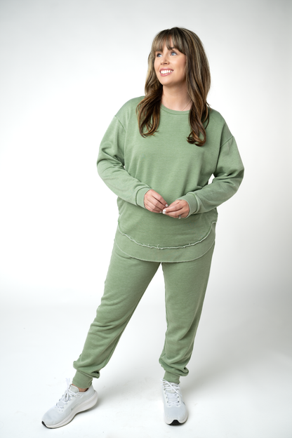 MARKET EXCLUSIVE Vintage Wash Pullover - Olive
