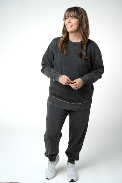 MARKET EXCLUSIVE Vintage Wash Pullover - Black