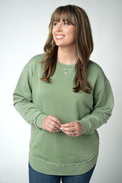 MARKET EXCLUSIVE Vintage Wash Pullover - Olive