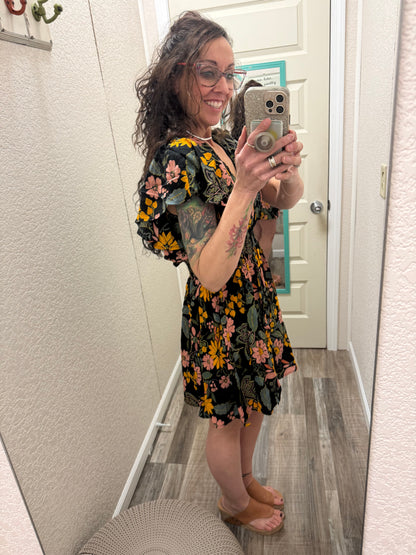 Victoria V NECK RUFFLE SLEEVES FLORAL PRINT ELASTIC WAIST