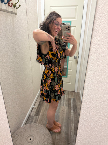 Victoria V NECK RUFFLE SLEEVES FLORAL PRINT ELASTIC WAIST