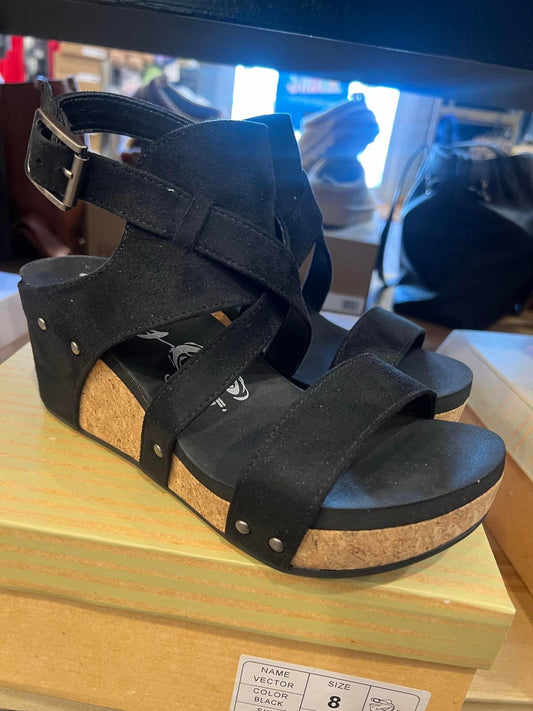 Gypsy Jazz Vector Wedge Sandal (Black)