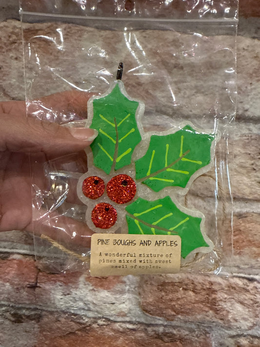 Holly Freshie - Pine & Apples Scent