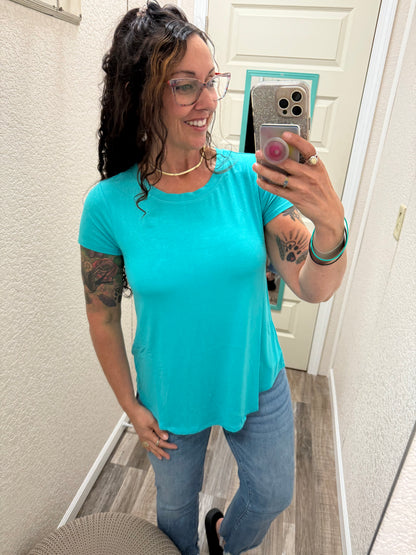 Amber - The Bestie Tee